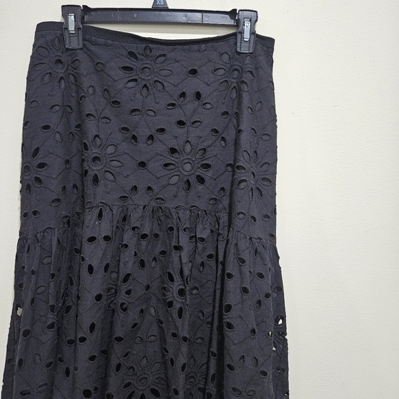 Ann Taylor Eyelet Skirt - Picture 8 of 8